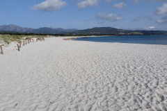 Ein ewig langer Strand mit Blick von Sant Anna Richtung Budoni
